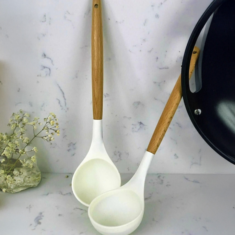 Bambu Saplı Silikon Kepçe Beyaz rengi 1 Adet